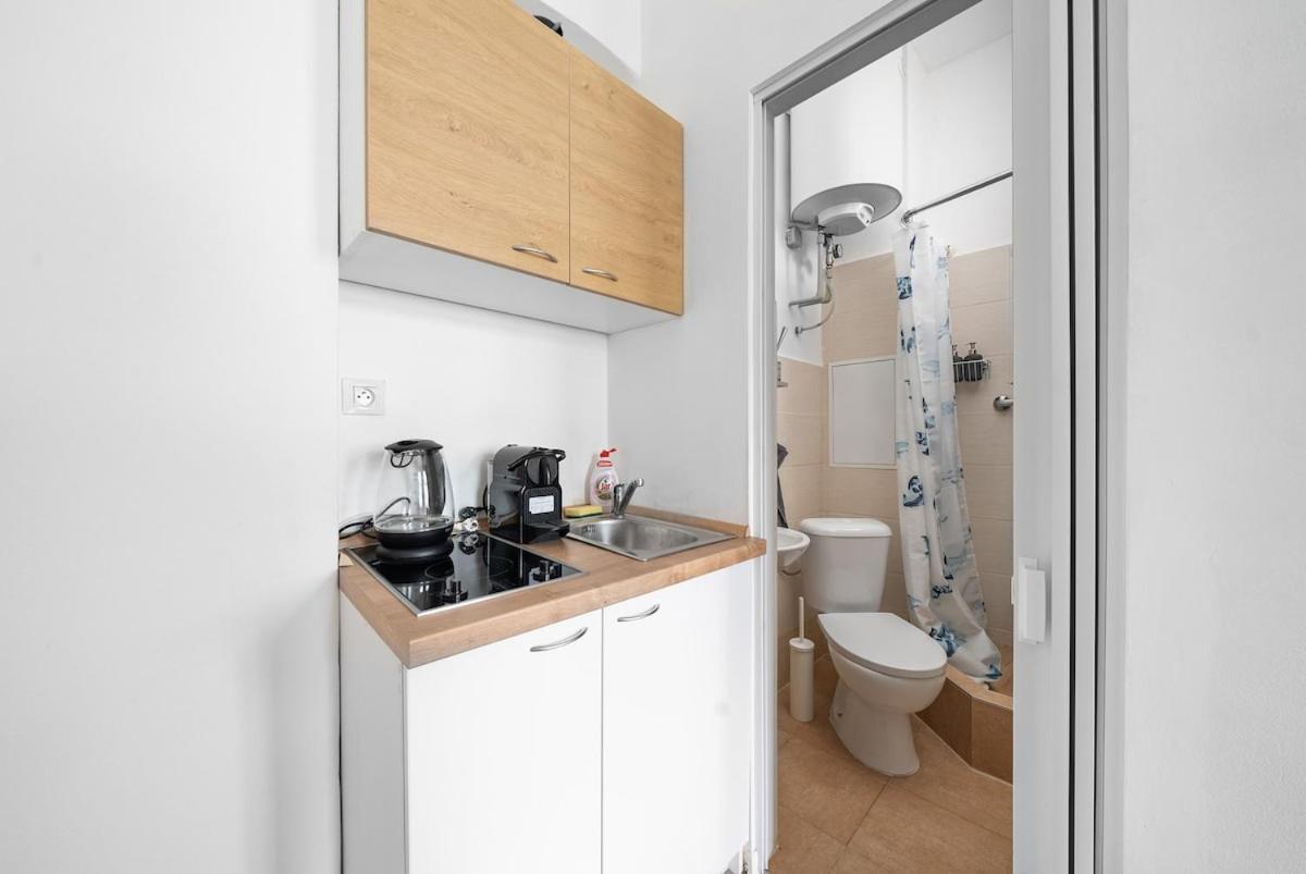 Cozy Near Appartamento Praga